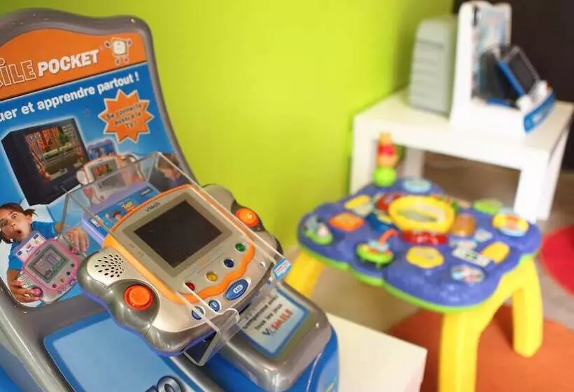 Fotos del hotel Ibis Styles Nantes Centre Place Royale:  12