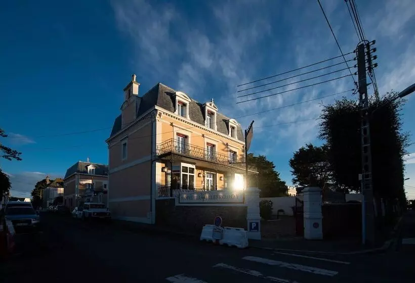 Fotos del hotel Hôtel La Villefromoy:  19