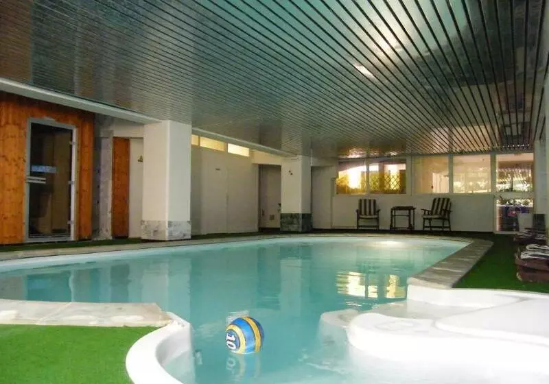 Fotos del hotel Grand Hôtel Des Templiers:  2