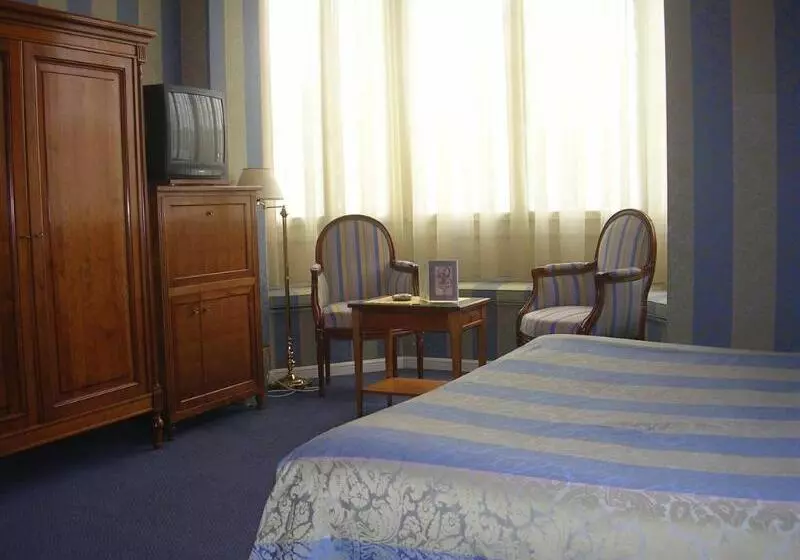 Fotos del hotel Grand Hôtel Des Templiers:  12