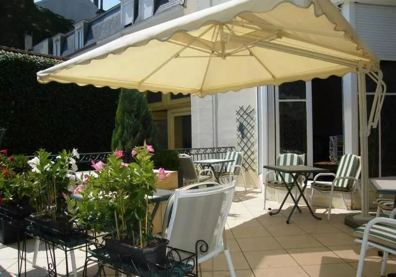 Fotos del hotel Grand Hôtel Des Templiers:  6