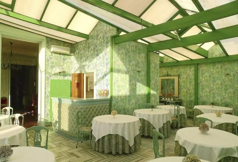 Fotos del hotel Grand Hôtel Des Templiers:  5