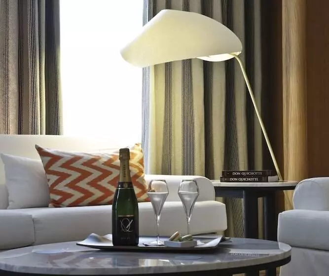 Fotos del hotel Hôtel Vernet Champs Elysées Paris:  17