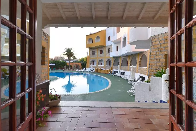 Fotos del hotel Akrabello:  18