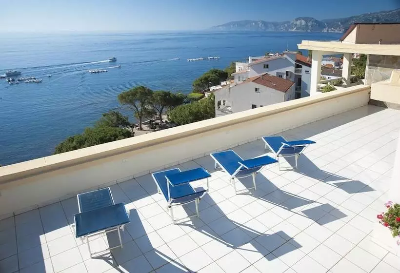 Fotos del hotel Albergo Miramare:  2