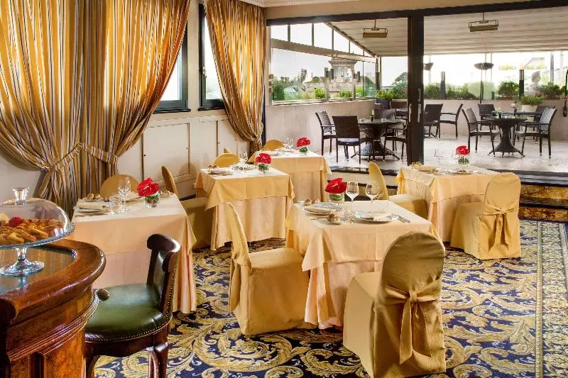 Fotos del hotel Savoy:  9