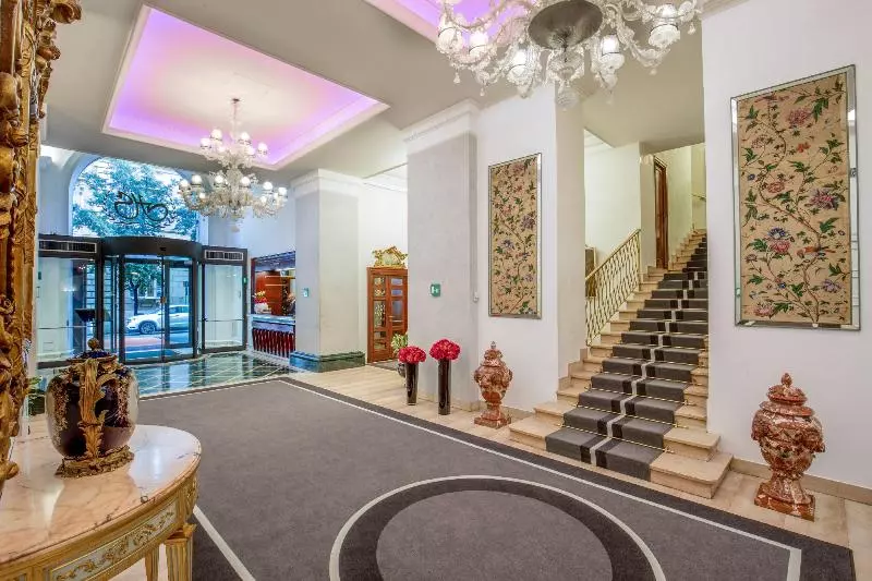 Fotos del hotel Savoy:  2