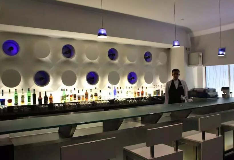 Fotos del hotel The Hans  New Delhi:  4