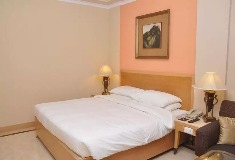 Fotos del hotel The Hans  New Delhi:  9