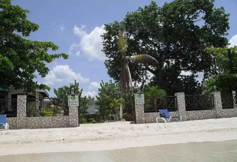 Fotos del hotel Rondel Village:  11