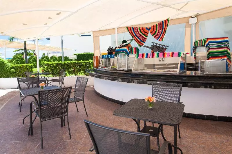 Fotos del hotel Aquamarina Beach:  6