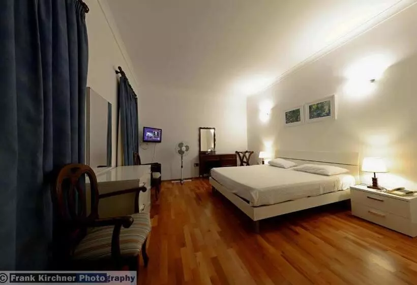 Fotos del hotel Castille:  8