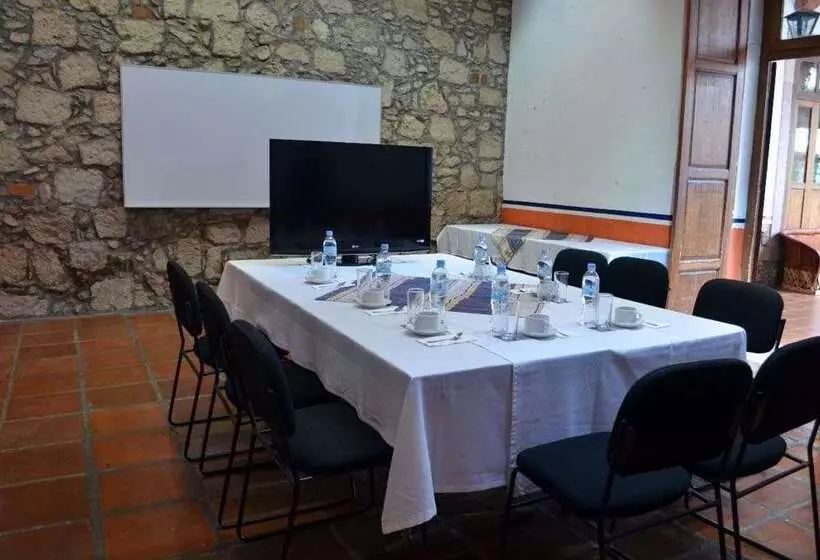 Fotos del hotel Howard Johnson Calle Real Morelia:  4