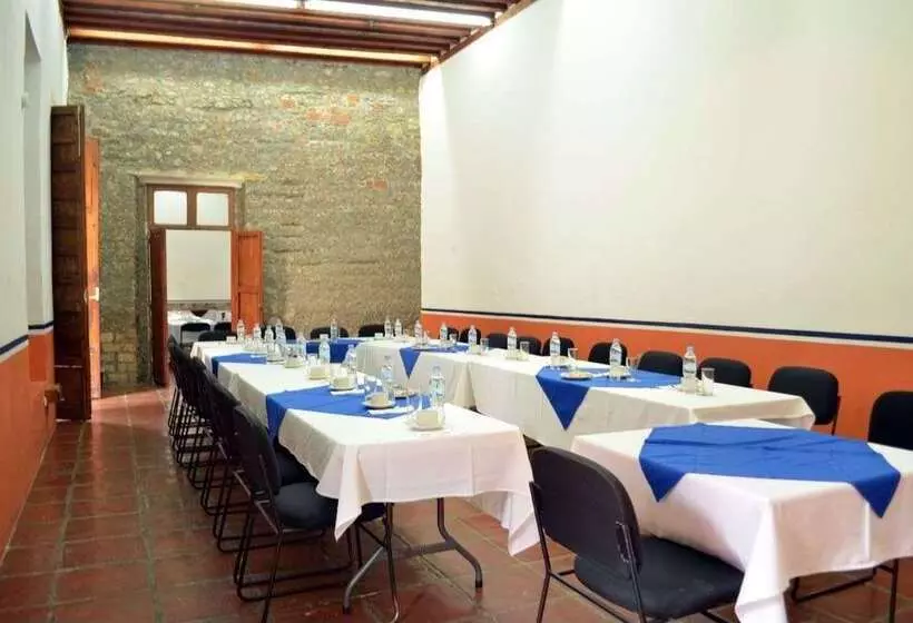 Fotos del hotel Howard Johnson Calle Real Morelia:  11