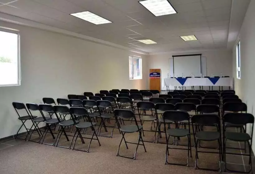 Fotos del hotel Howard Johnson Calle Real Morelia:  9