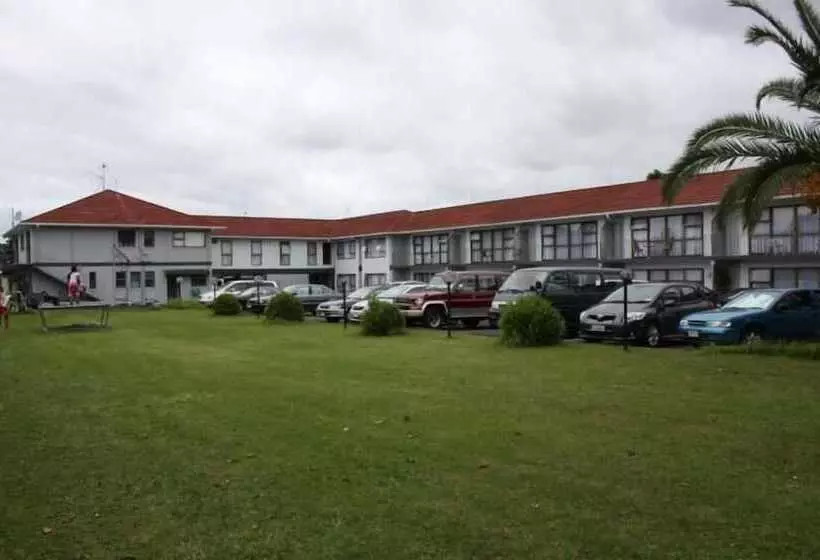 Airport Travel Air Motor Inn