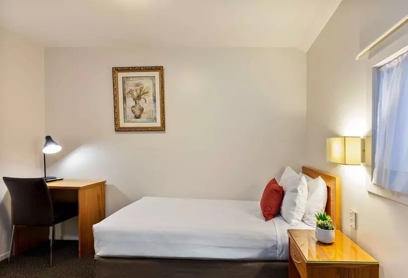 Best Western Newmarket Inn & Suites