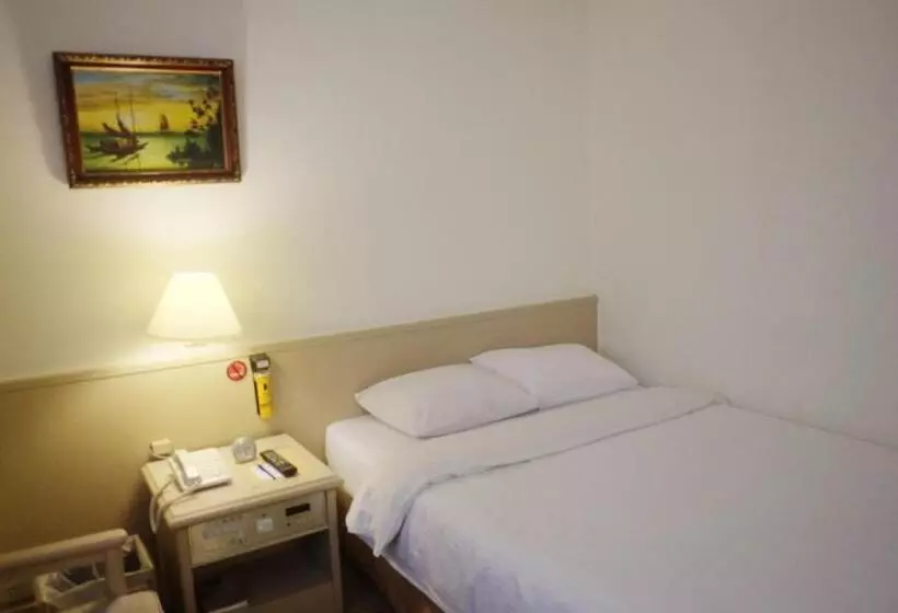 Fotos del hotel Emperor Hotel:  2