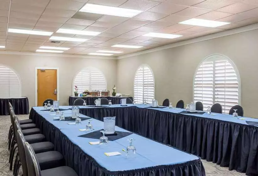 Fotos del hotel Days Inn By Wyndham San Diego  Circle:  20