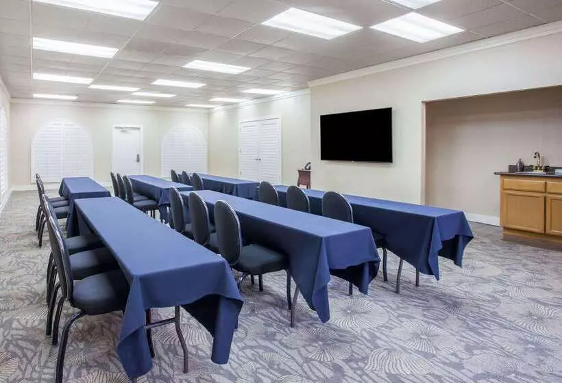 Fotos del hotel Days Inn By Wyndham San Diego  Circle:  16