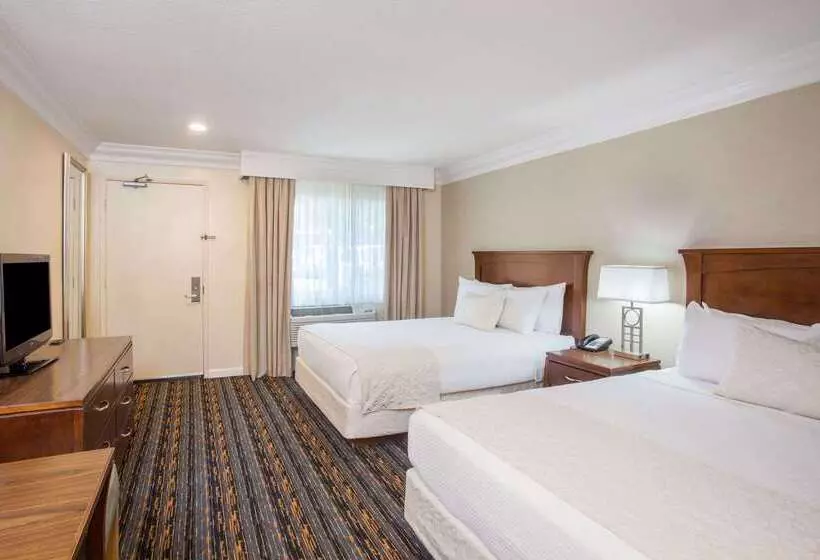 Fotos del hotel Days Inn By Wyndham San Diego  Circle:  8