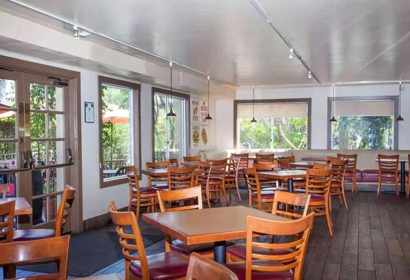 Fotos del hotel Days Inn By Wyndham San Diego  Circle:  10