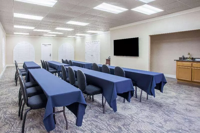 Fotos del hotel Days Inn By Wyndham San Diego  Circle:  6