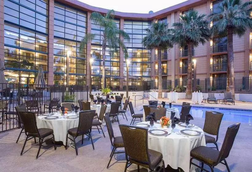 Fotos del hotel Embassy Suites Phoenix - Biltmore:  12