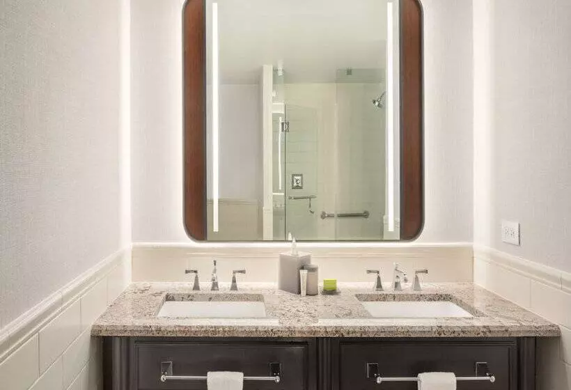 Fotos del hotel The Madison, A Hilton:  47