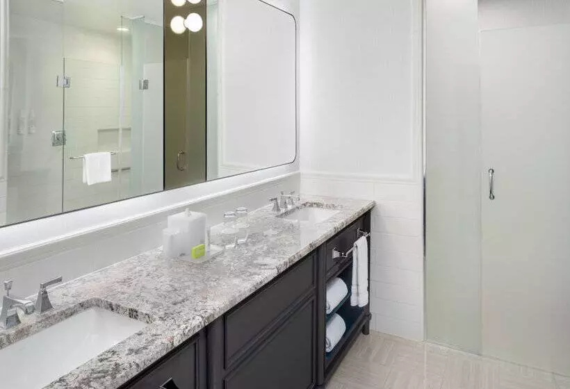 Fotos del hotel The Madison, A Hilton:  48