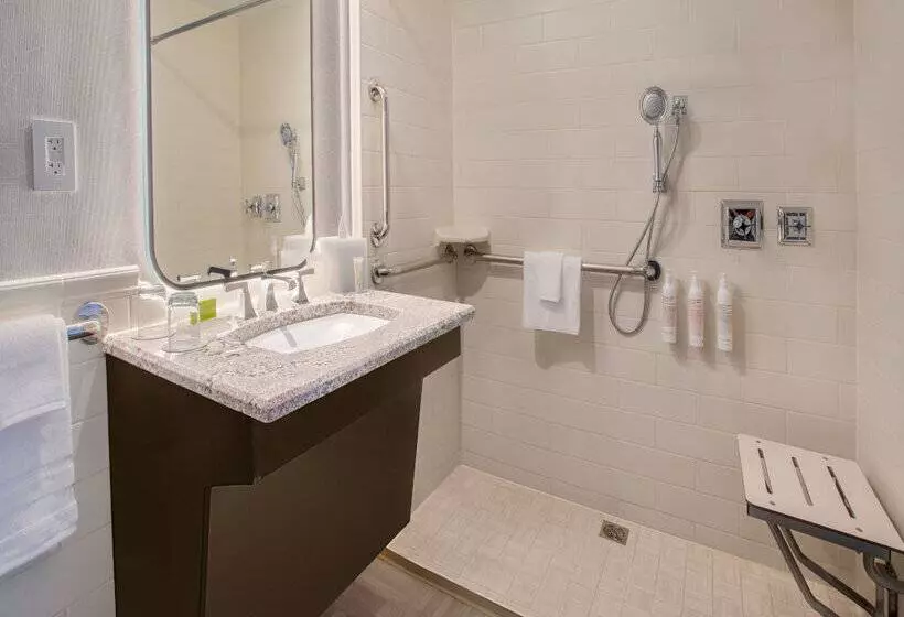 Fotos del hotel The Madison, A Hilton:  50