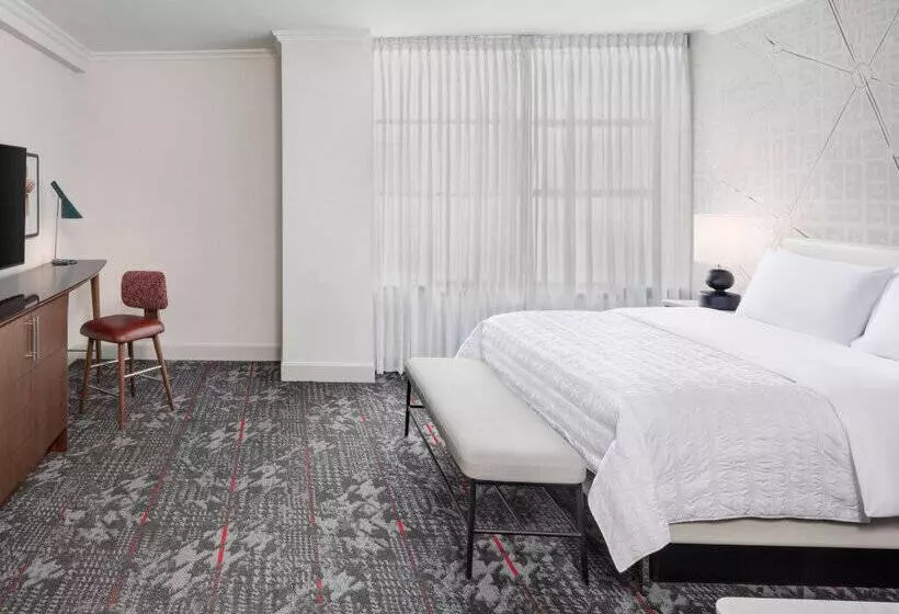 Fotos del hotel The Madison, A Hilton:  3