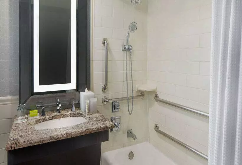 Fotos del hotel The Madison, A Hilton:  51