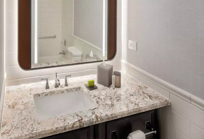 Fotos del hotel The Madison, A Hilton:  53