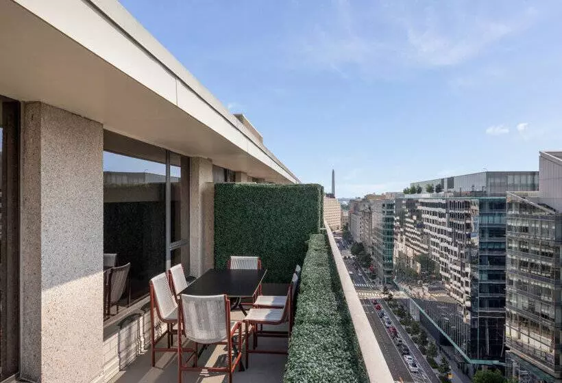 Fotos del hotel The Madison, A Hilton:  41