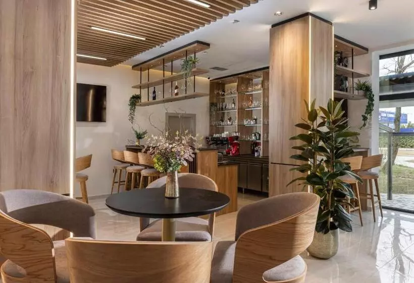 Fotos del hotel Holiday Zagreb:  7