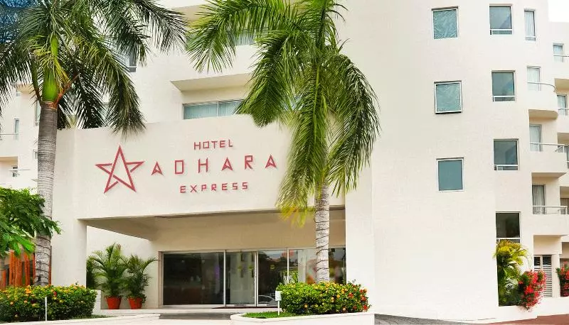 Fotos del hotel Adhara Express:  6