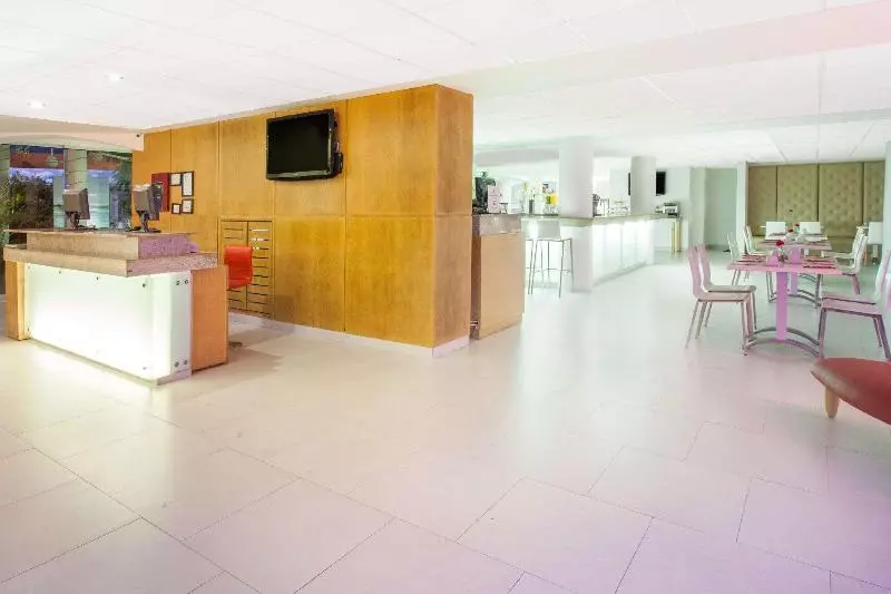 Fotos del hotel Adhara Express:  3