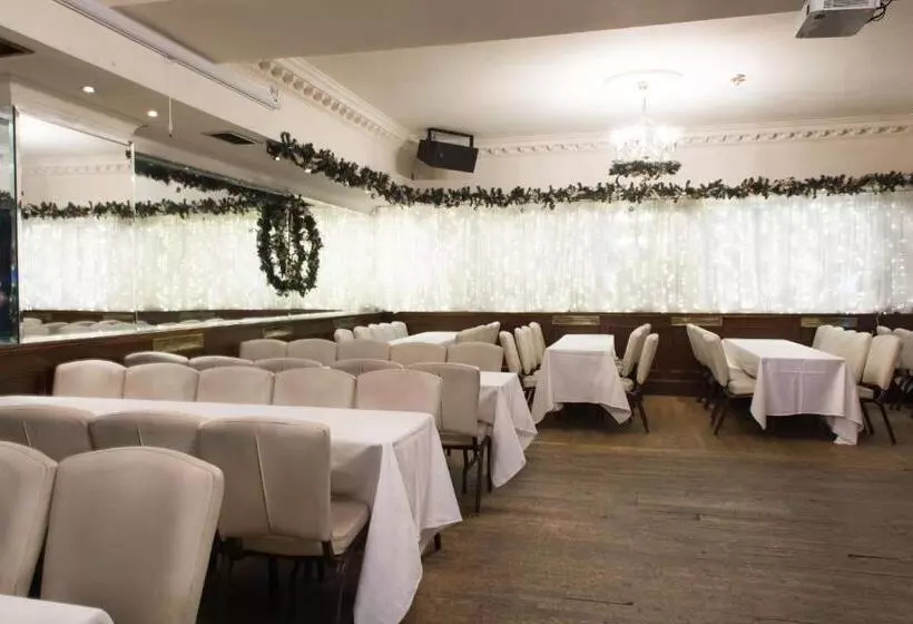 Fotos del hotel Russell Court:  3