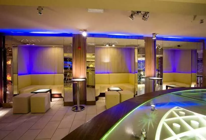 Fotos del hotel Russell Court:  12