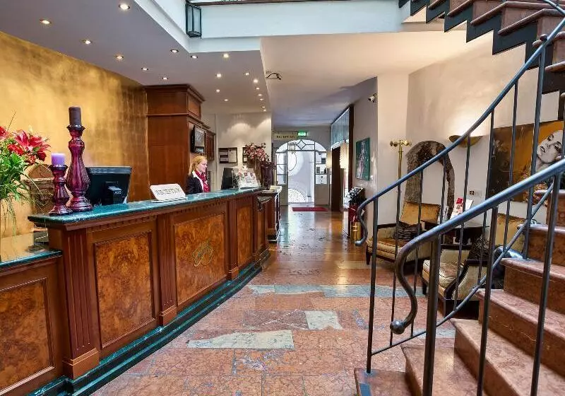 Fotos del hotel Radisson Blu  Altstadt:  7