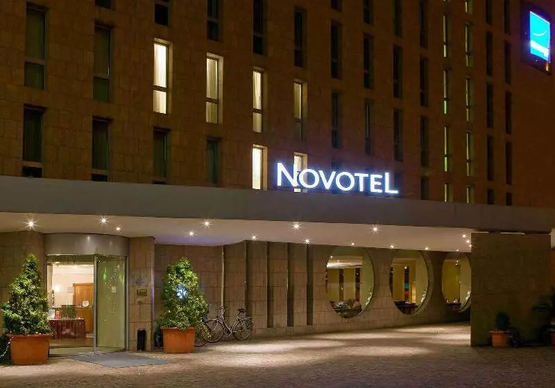 Fotos del hotel Novotel Freiburg Am Konzerthaus:  1
