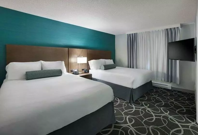Radisson Suites Hotel Toronto Airport