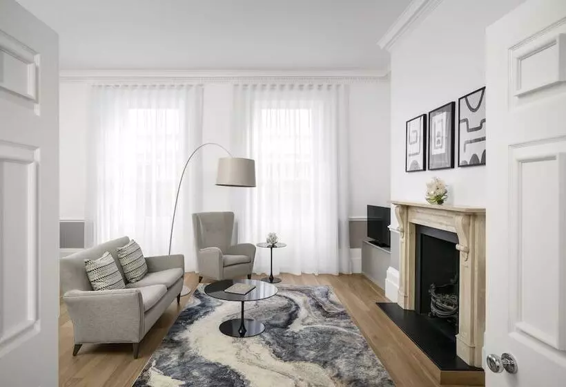 Como Metropolitan London