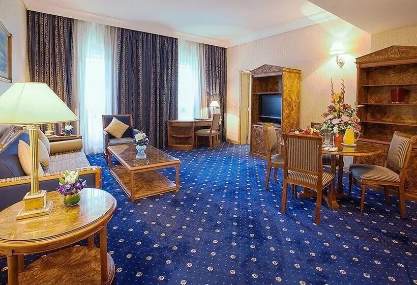 Fotos del hotel Capitol Hotel:  67