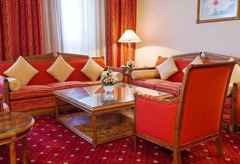 Fotos del hotel Capitol Hotel:  129