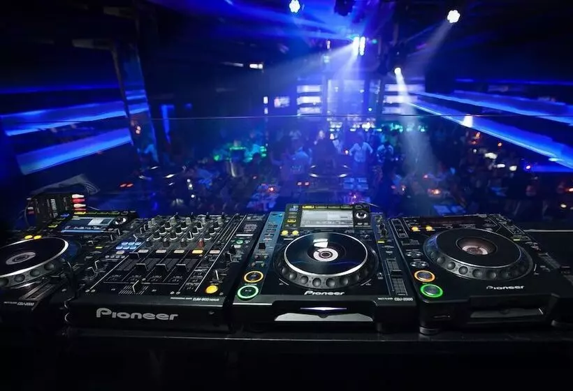 Fotos del hotel Capitol Hotel:  17