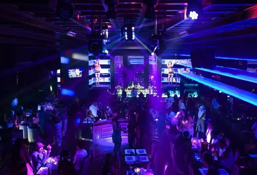 Fotos del hotel Capitol Hotel:  11