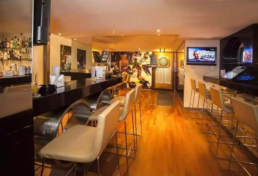 Fotos del hotel Capitol Hotel:  7