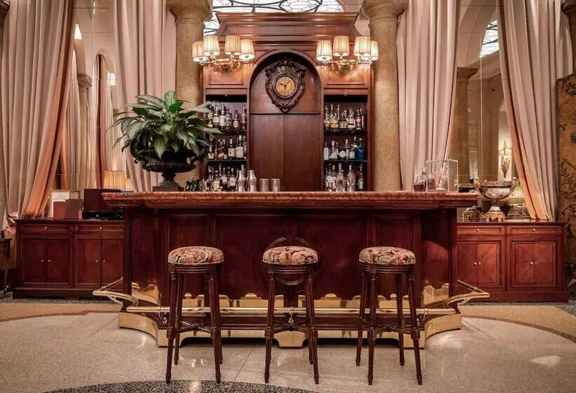 Fotos del hotel Grand  Et De Milan  The Leading S Of The World:  4